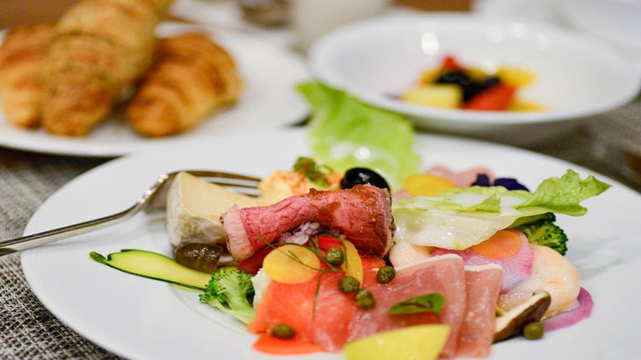 Hotel Agora Regency Osaka Sakai Szakai Kültér fotó A salad with ham
