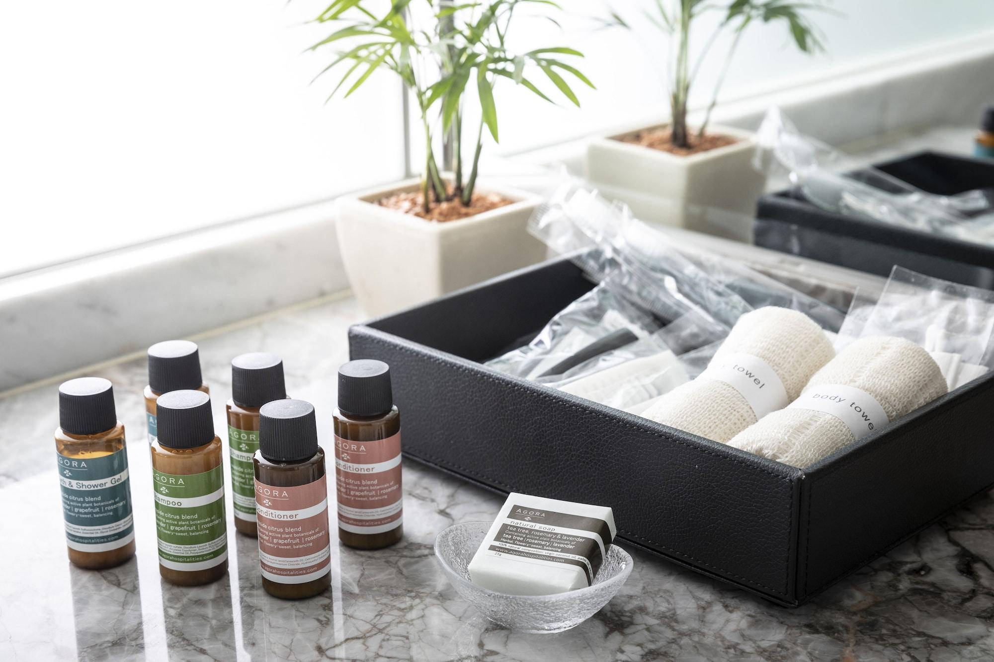 Hotel Agora Regency Osaka Sakai Szakai Kültér fotó A selection of amenities
