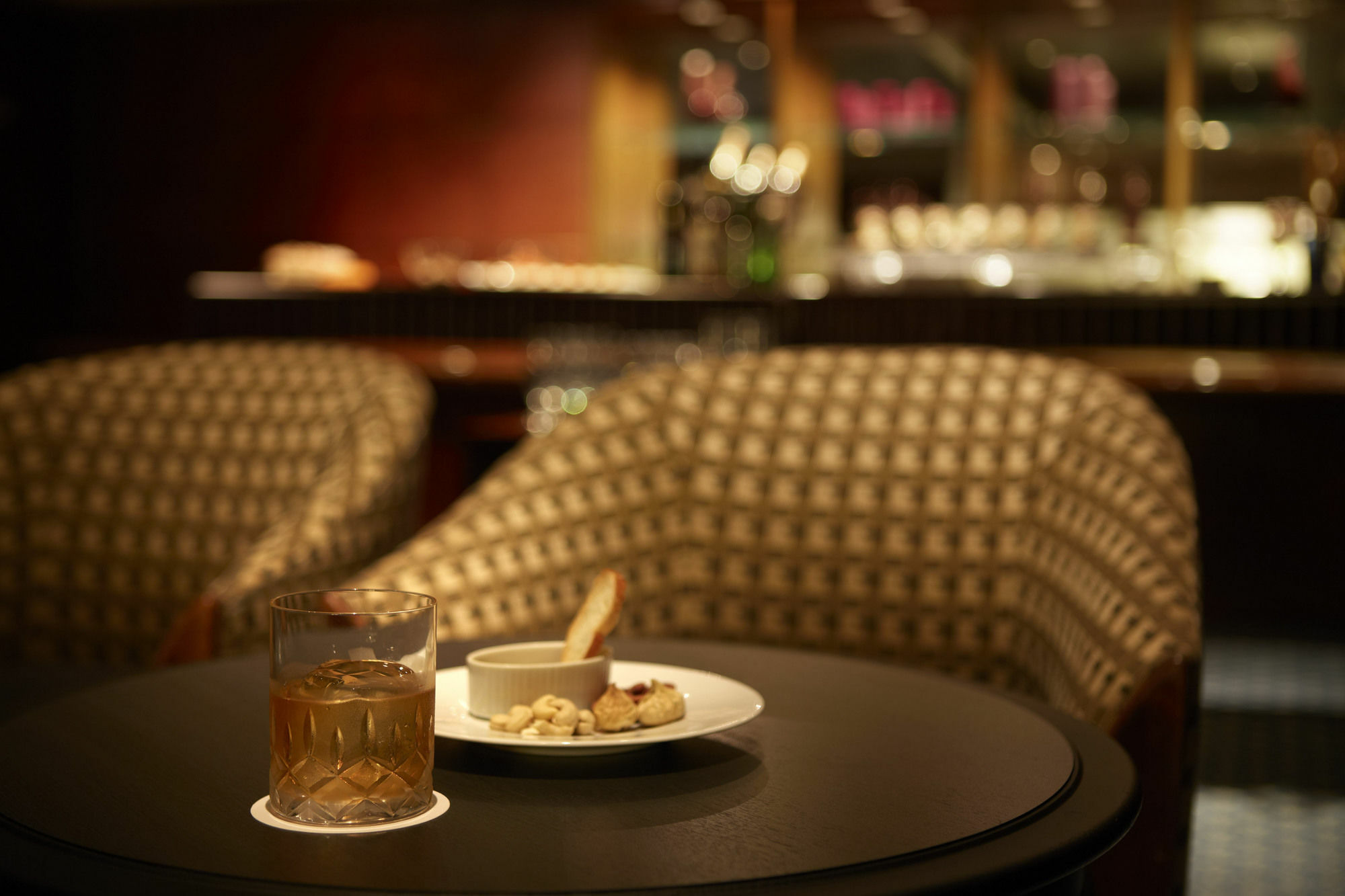 Hotel Agora Regency Osaka Sakai Szakai Kültér fotó A glass of beer and a plate of snacks at a lounge